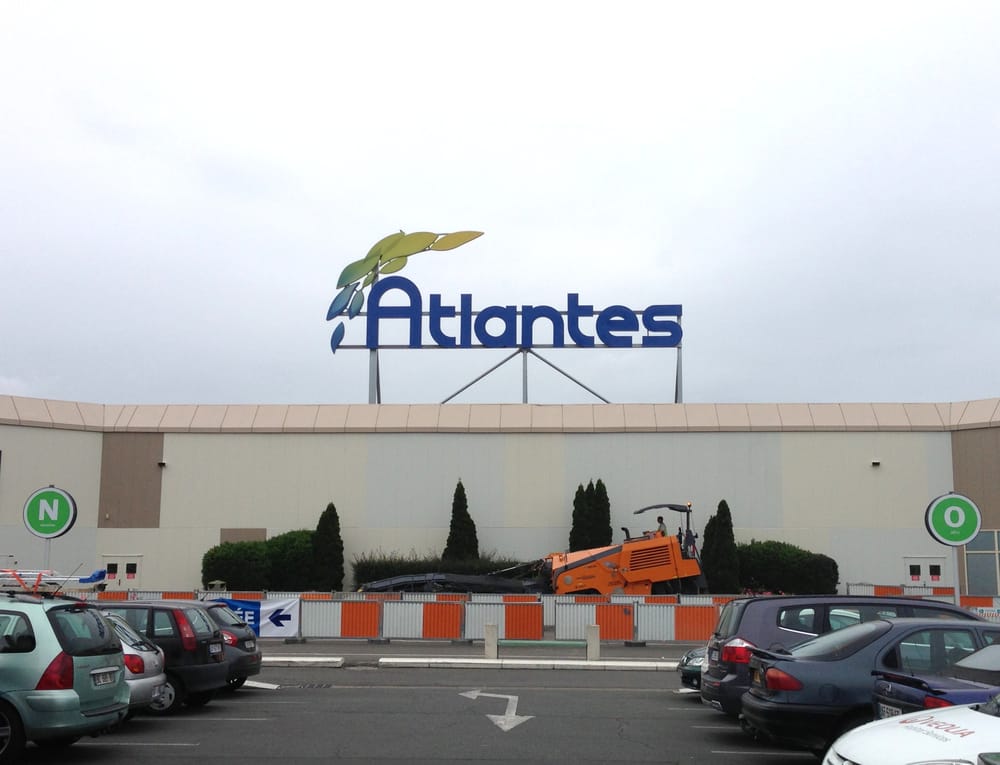 LES ATLANTES Avenue Jacques Duclos, SaintPierredesCorps, Indreet