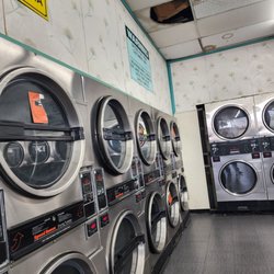 Snow White Laundromat - Falling apart