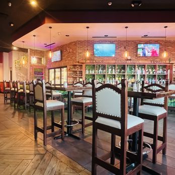 Senor Leon Mexican Cantina & Grill - Interior, facing bar from booth - Mexican Near Me - Buffalo, New York Senor Leon Mexican Cantina & Grill - Interior, facing bar from booth - Mexican Near Me - Buffalo, New York