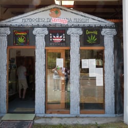 Mendocino Marijuana Museum - Here's the storefront and the artwork is incredible!