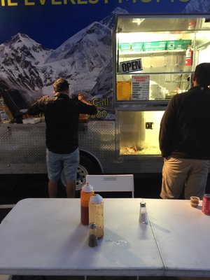 The Everest Momo by null
