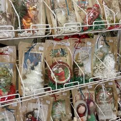 Back in Thyme Vintage Design - Easy gifts for friends: Victorian postcard and ornament.