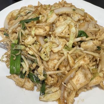 Din Ding Dumpling House - Chicken Chow Mein - Dim Sum Near Me - Fremont, California
