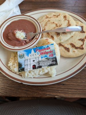 Pupusería Metapán by null