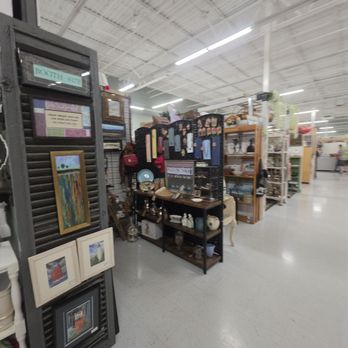 VA Vintage - Thrift Stores Near Me - Virginia Beach, Virginia