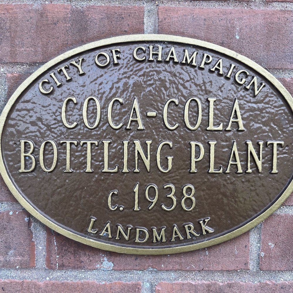 Papa Del's Pizza - Old Coca-Cola Bottling Plant - Pizza Near Me - Champaign, Illinois Papa Del's Pizza - Old Coca-Cola Bottling Plant - Pizza Near Me - Champaign, Illinois