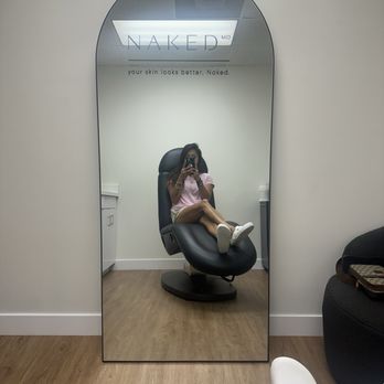 NakedMD - Waiting room - Medical Spas Near Me - Glendale, California NakedMD - Waiting room - Medical Spas Near Me - Glendale, California