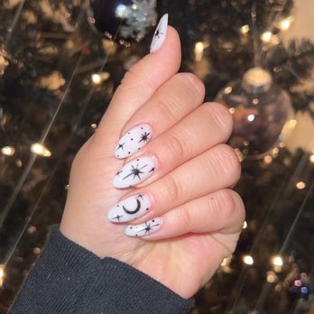 Strawberry Nails - +Full set  +paraffin wax hand treatment  +10m hand , arm, and neck massage +hot stone massage Total: $105 plus tip - Nail Salons Near Me - San Jose, California