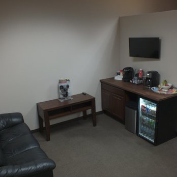 Timing Belt King - Clean, Comfortable Waiting Area - Auto Repair Near Me - Colorado Springs, Colorado Timing Belt King - Clean, Comfortable Waiting Area - Auto Repair Near Me - Colorado Springs, Colorado