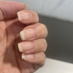 Signature Nails And Spa - Horrible! Save your money ladies and find a better spot!