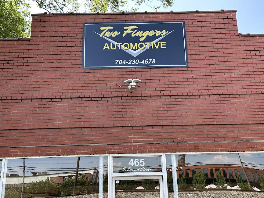 TWO FINGERS AUTOMOTIVE Updated August 2024 110 Robinson Rd