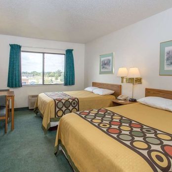Super 8 by Wyndham Racine - Guest room - Hotels Near Me - Racine, Wisconsin Super 8 by Wyndham Racine - Guest room - Hotels Near Me - Racine, Wisconsin