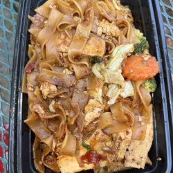 Capital Thai - 40. Pad Khee Mao Lunch