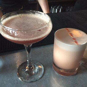 The Victor Bar - Cocktail Bars Near Me - Chicago, Illinois
