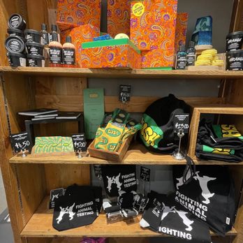 Lush Handmade Cosmetics - Cosmetics & Beauty Supply Near Me - Burnaby, British Columbia