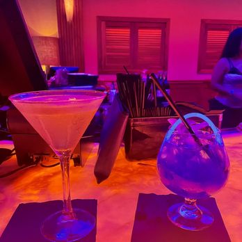 Blue Martini Lounge - Apple martini and their signature blue martini - Lounges Near Me - Orlando, Florida Blue Martini Lounge - Apple martini and their signature blue martini - Lounges Near Me - Orlando, Florida