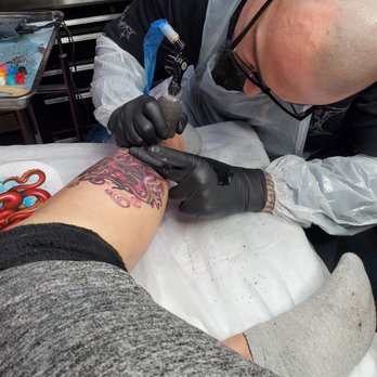Strata Tattoo Lab - Doing what he does best ! Ken Lightcap at work !! - Tattoo Near Me - Yucca Valley, California