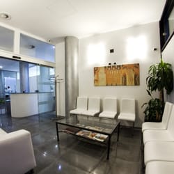 Studio Dentistico Abaco - Ecco la sala d'attesa dove vengono accolti i nostri pazienti adulti. Abbiamo per i bambini una sala di attesa a loro dedicata.