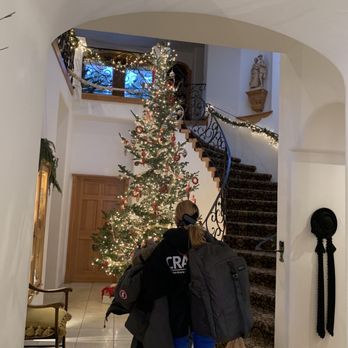 Abendblume - View when you walk-in....the 'Kevin McCallister' shot...only missing McCauley Culcan - Hotels Near Me - Leavenworth, Washington