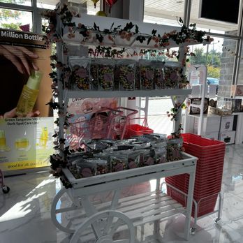 Poplulu - Cosmetics & Beauty Supply Near Me - Edison, New Jersey