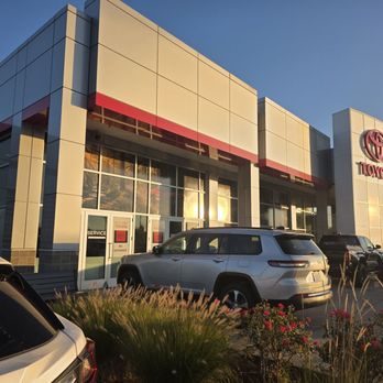 Royal Moore Toyota - Car Dealers Near Me - Hillsboro, Oregon Royal Moore Toyota - Car Dealers Near Me - Hillsboro, Oregon