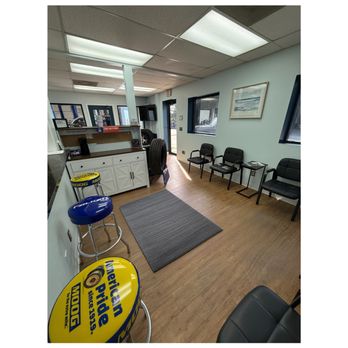 Aaron's Auto Repair - Customer Waiting Area - Auto Repair Near Me - Pinellas Park, Florida Aaron's Auto Repair - Customer Waiting Area - Auto Repair Near Me - Pinellas Park, Florida