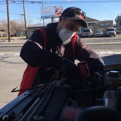 Toby's Battery & Auto Electric - Jason at work