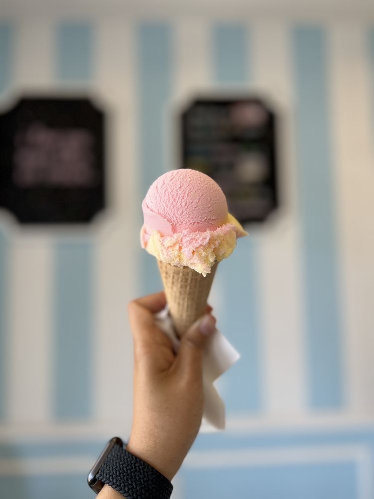 CONFETTI ITALIAN ICE & CUSTARD Updated August 2024 3011 Photos