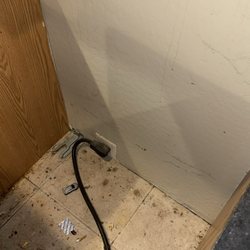 Maricopa Cleaners - Behind the stove wall and floor