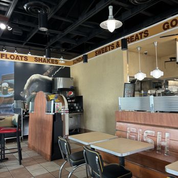 A&W Restaurant - Wonderful LJS / A&W restaurant- Clean and run exceptionally well. - Seafood Near Me - Austin, Texas