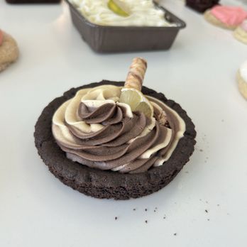 Crumbl - Midtown - Bakeries Near Me - Charlotte, North Carolina Crumbl - Midtown - Bakeries Near Me - Charlotte, North Carolina