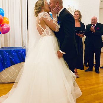 Brides To Be - Bridal Near Me - Glastonbury, Connecticut
