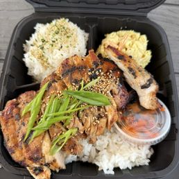 Grilled chicken, juicy with great flavor! Grilled chicken, juicy with great flavor!