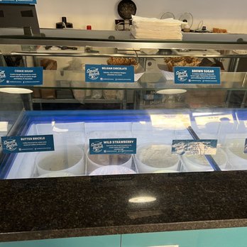 Small Batch Creamery - Lots of yummy flavors to choose from daily! - Ice Cream & Frozen Yogurt Near Me - St. Petersburg, Florida Small Batch Creamery - Lots of yummy flavors to choose from daily! - Ice Cream & Frozen Yogurt Near Me - St. Petersburg, Florida