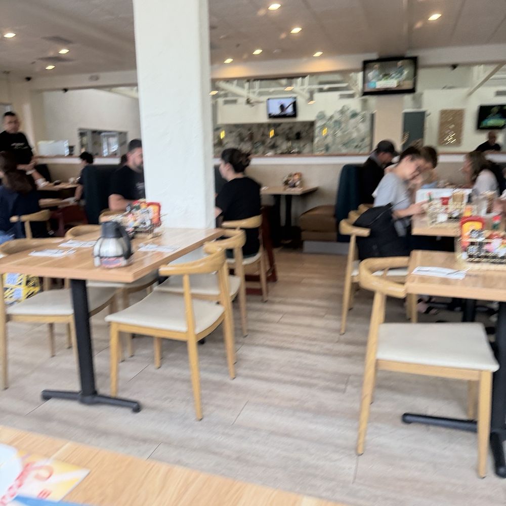 Broken Yolk Cafe - Inside - Breakfast & Brunch Near Me - San Diego, California Broken Yolk Cafe - Inside - Breakfast & Brunch Near Me - San Diego, California