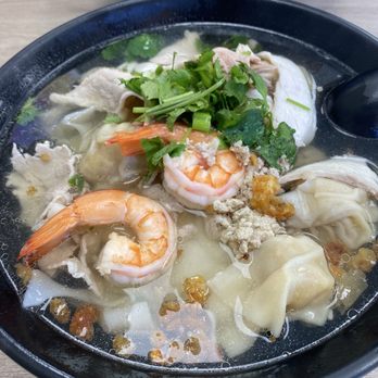 TL Noodle - up close of #3 combination with wonton - Noodles Near Me - Rancho Cordova, California TL Noodle - up close of #3 combination with wonton - Noodles Near Me - Rancho Cordova, California