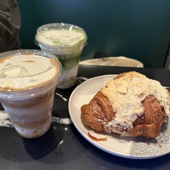 Cafe Mogoo - Banana matcha - Coffee & Tea Near Me - Los Angeles, California