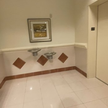 Von Maur - Upper level elevator hallway - Department Stores Near Me - Columbus, Ohio Von Maur - Upper level elevator hallway - Department Stores Near Me - Columbus, Ohio