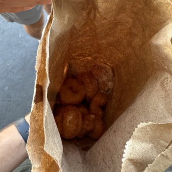 Daily Dozen Doughnut - Bakeries Near Me - Seattle, Washington