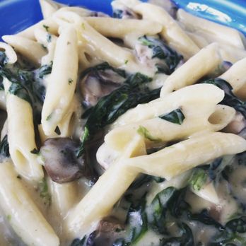 Grafa Pizza - Penne Alfredo w Spinach + Mushrooms - Pizza Near Me - Miami Beach, Florida Grafa Pizza - Penne Alfredo w Spinach + Mushrooms - Pizza Near Me - Miami Beach, Florida