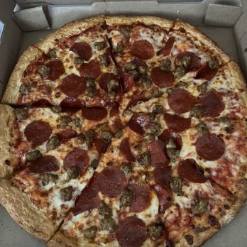 Bon Appetit pizzeria - Master piece pepperoni sausage - Pizza Near Me - Fontana, California Bon Appetit pizzeria - Master piece pepperoni sausage - Pizza Near Me - Fontana, California