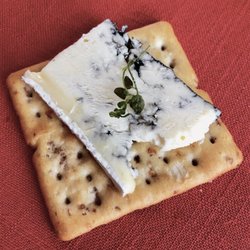 Hampton Blvd Farmers Market - Fayton Farms Artisan Cheeses