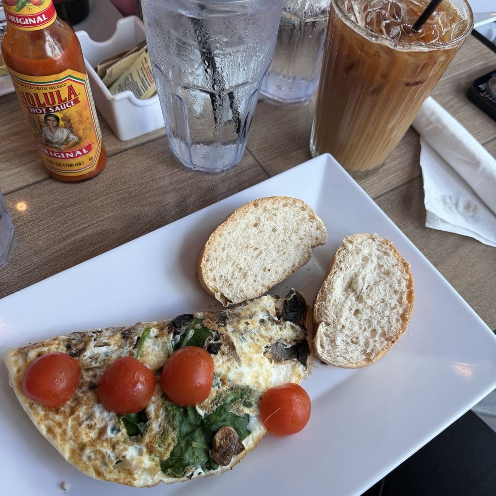 Pannes - Healthy start and Vanilla Latte - Breakfast & Brunch Near Me - San Juan, Puerto Rico Pannes - Healthy start and Vanilla Latte - Breakfast & Brunch Near Me - San Juan, Puerto Rico