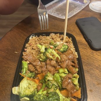 Lin's House - Beef and broccoli - Chinese Near Me - Fort Myers, Florida Lin's House - Beef and broccoli - Chinese Near Me - Fort Myers, Florida