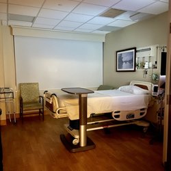 Adventist Health Simi Valley - Standard room