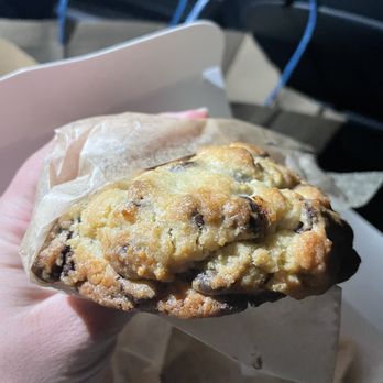 Levain Bakery - NoHo, NYC - Dark Chocolate Chip Cookie - Bakeries Near Me - New York, New York Levain Bakery - NoHo, NYC - Dark Chocolate Chip Cookie - Bakeries Near Me - New York, New York