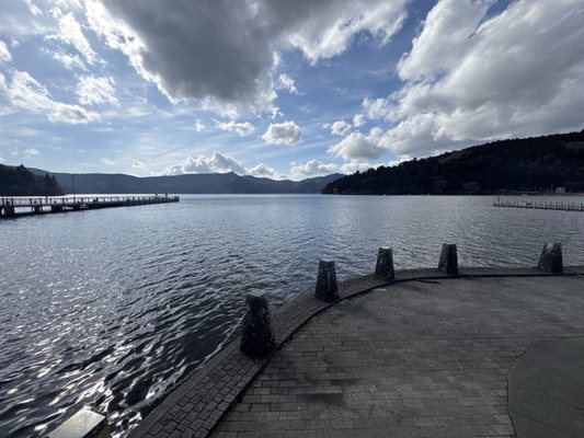 Lake Ashi by null