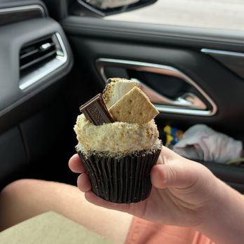 Cupcake Kitchen - S'mores cupcake - Bakeries Near Me - Chattanooga, Tennessee