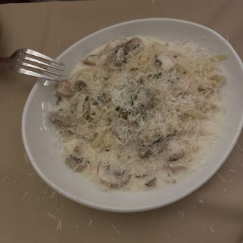 Visconti's - Fettuccine Chicken Mushroom Fettuccine - Italian Near Me - Wenatchee, Washington Visconti's - Fettuccine Chicken Mushroom Fettuccine - Italian Near Me - Wenatchee, Washington