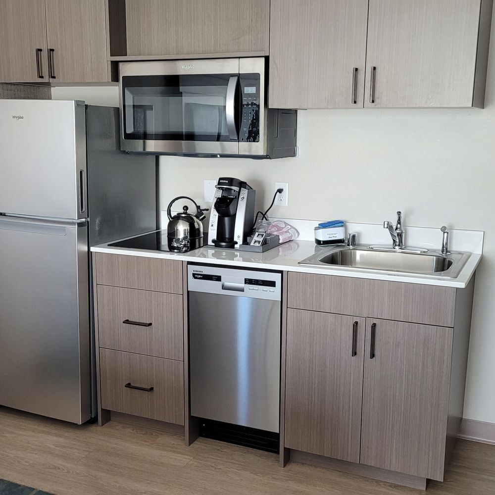 Salish Inn - Deluxe kitchenette. - Hotels Near Me - Anacortes, Washington Salish Inn - Deluxe kitchenette. - Hotels Near Me - Anacortes, Washington